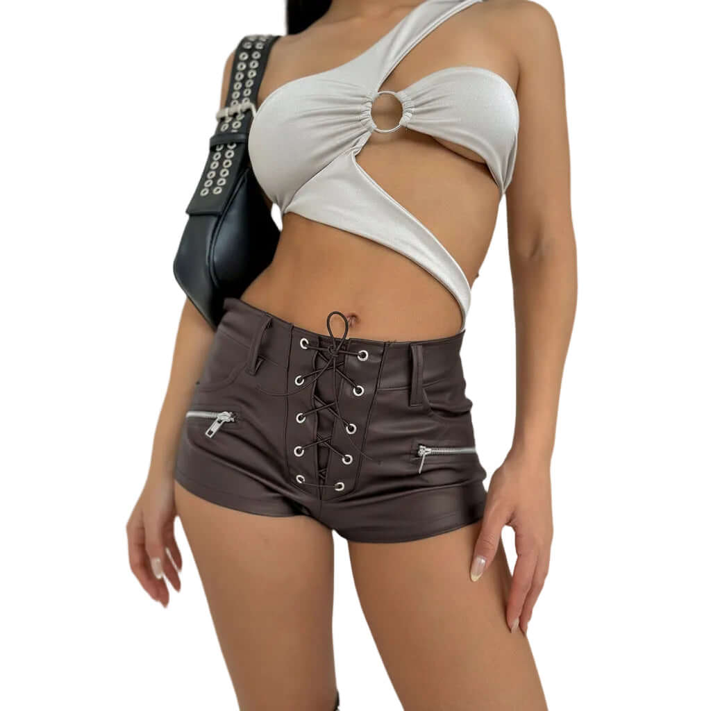 Pantalones cortos marrones con tirantes