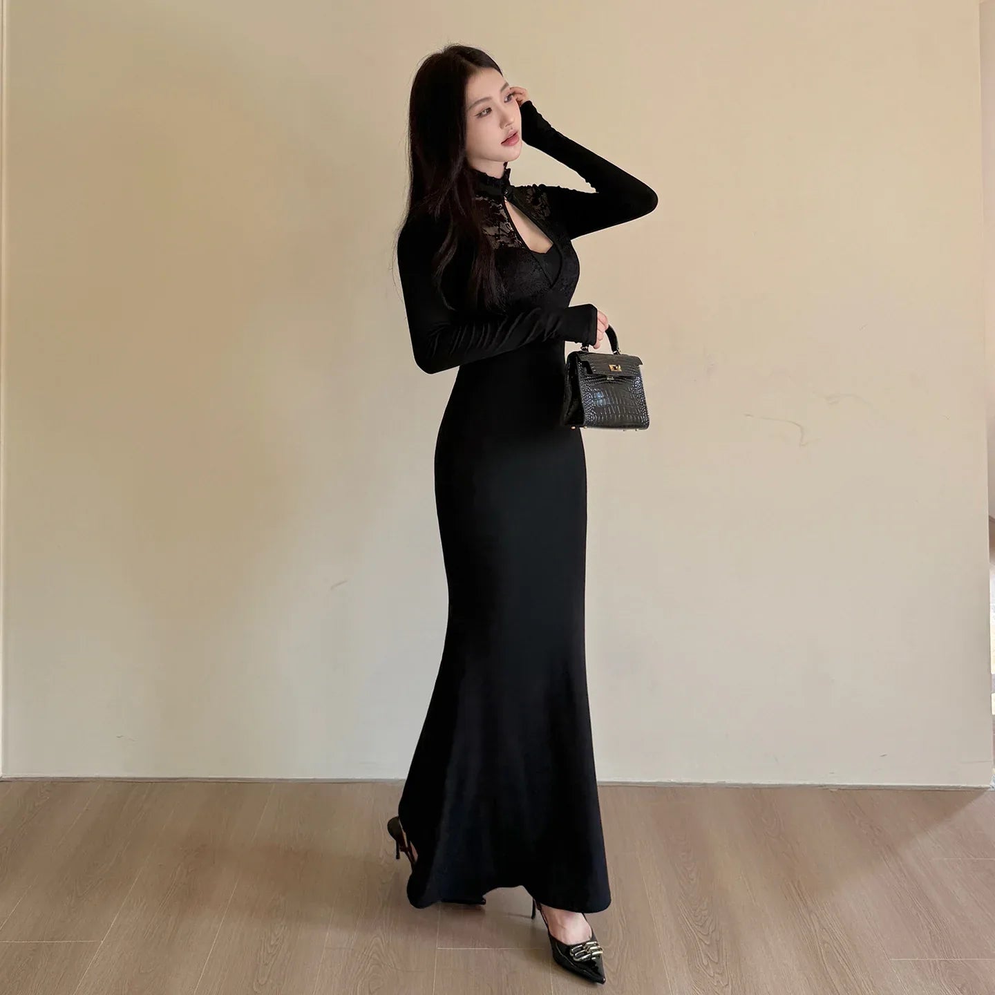 Vestido de cola de pez con escote abierto de mujer