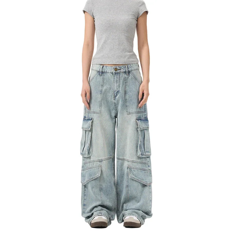 Jeans cargo oversize de mujer en azul claro